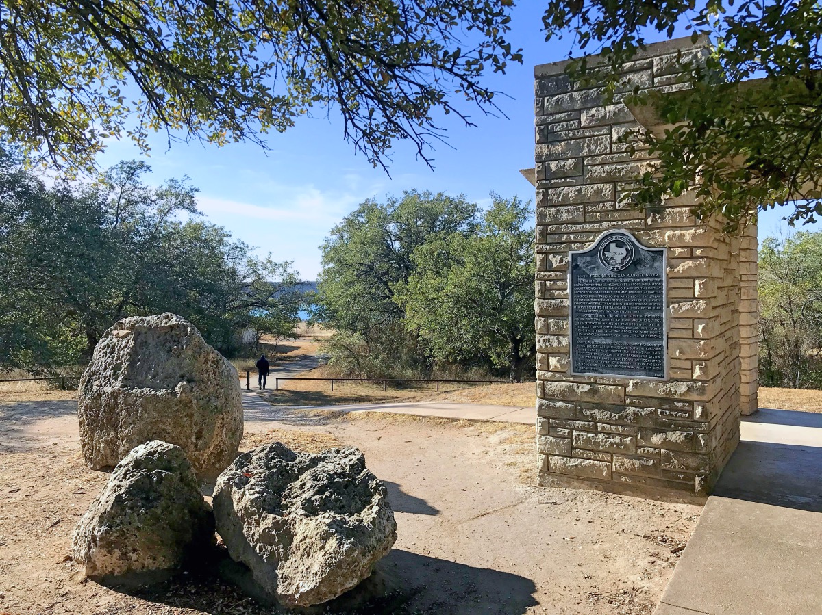 #22 – Overlook Trail at Lake Georgetown – Amy the Hiker